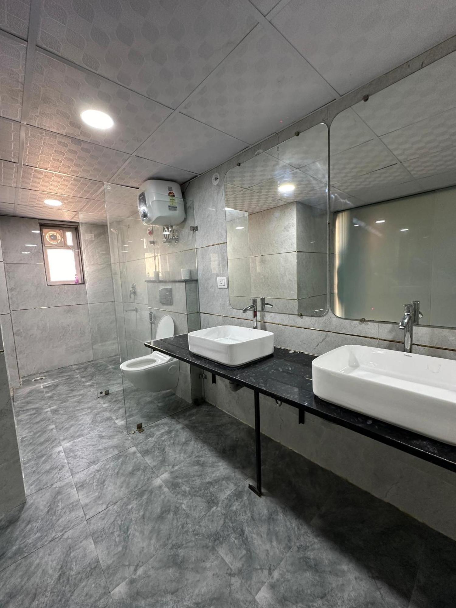 Sky Villa With Private Pool Noida Esterno foto