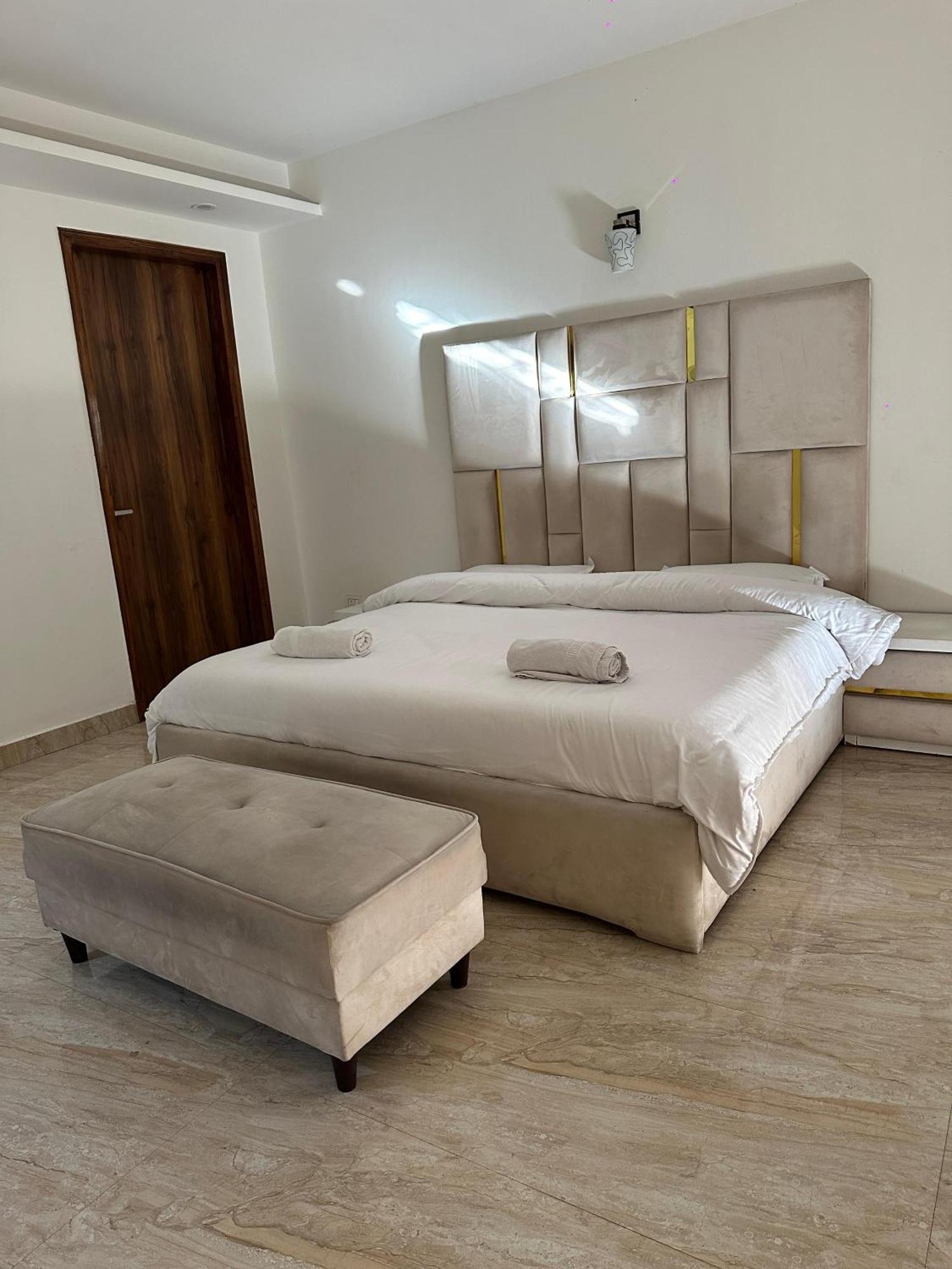 Sky Villa With Private Pool Noida Esterno foto